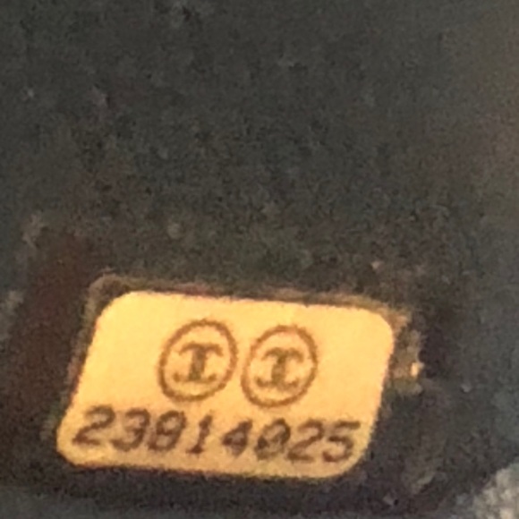 Chanel Pink Fuchsia 2.55 sheepskin chevron bag . - Picture 10 of 11